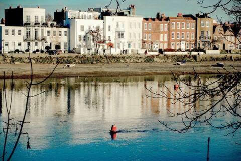 Cozy In Chiswick